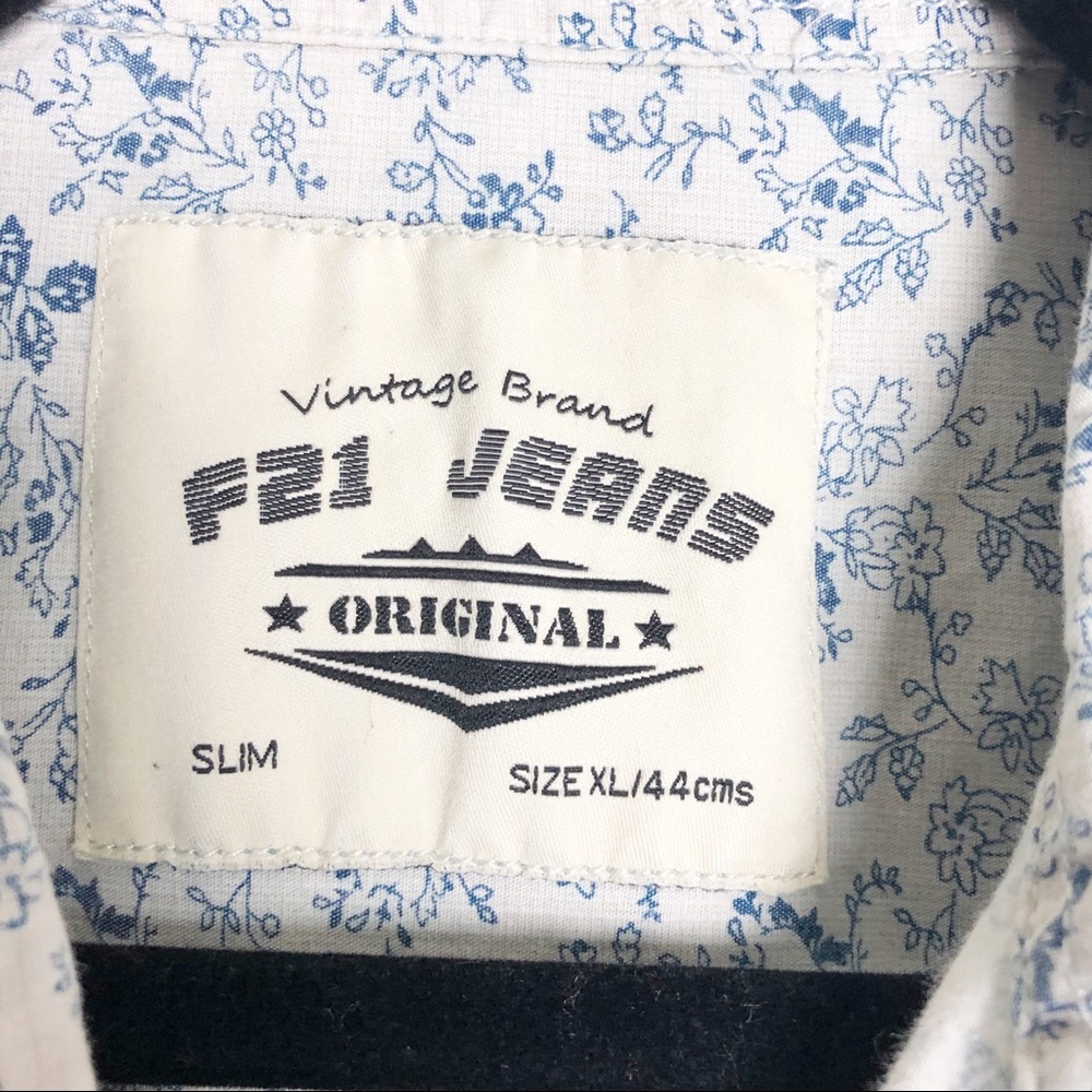 F21 Blue Floral Super Soft Button Down - Picture 4 of 5